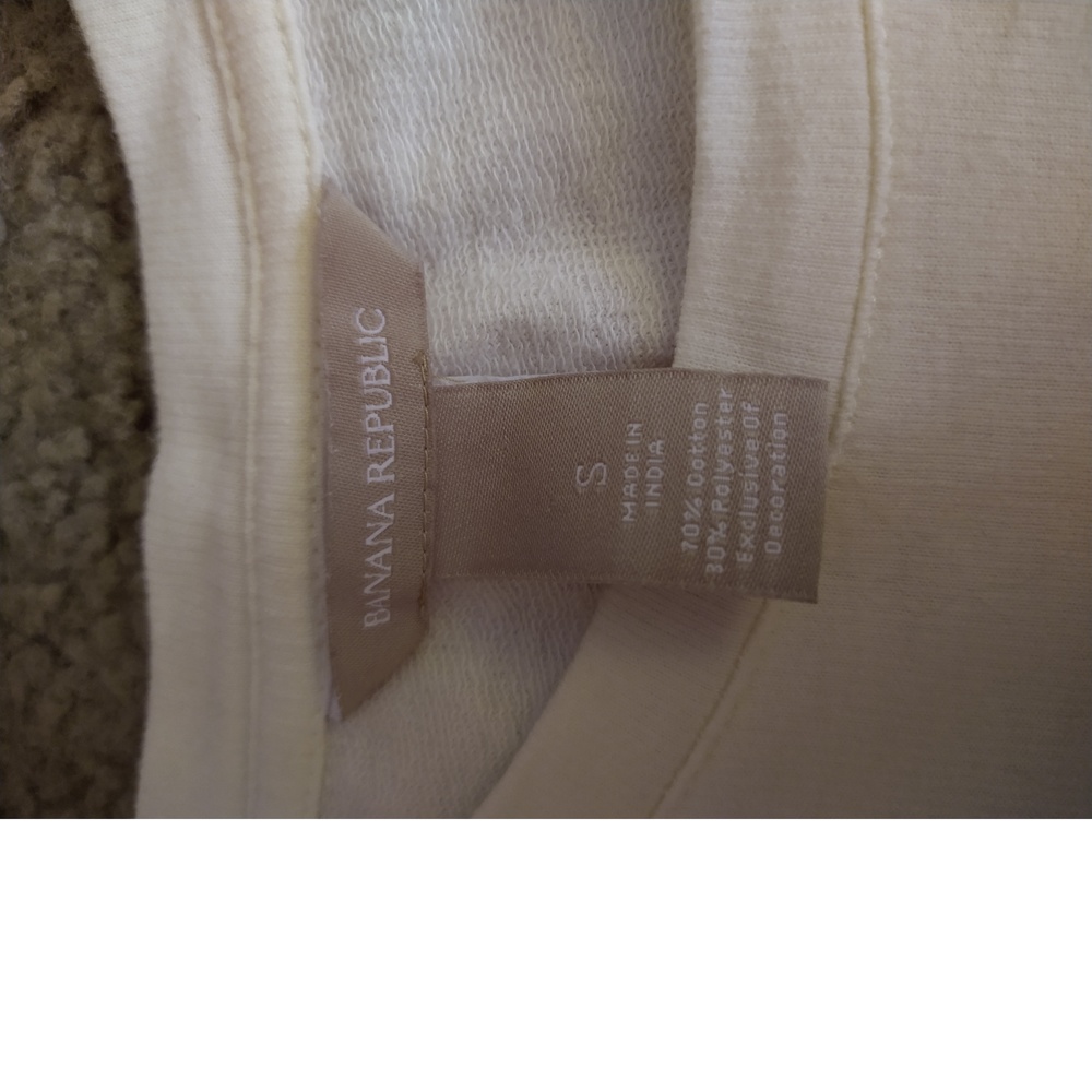 BANANA REPUBLIC - SIZE SMALL - WHITE SWEATER WITH EMBELLISHMENTS - Picture 2 of 5